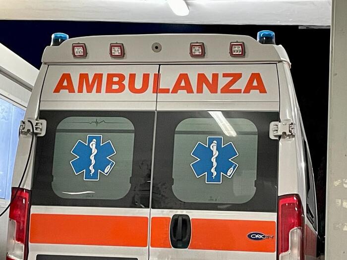 Bambino investito e ucciso alla periferia di Perugia: L'incidente in strada per cause in corso d'accertamento ansa.it/umbria/notizie…