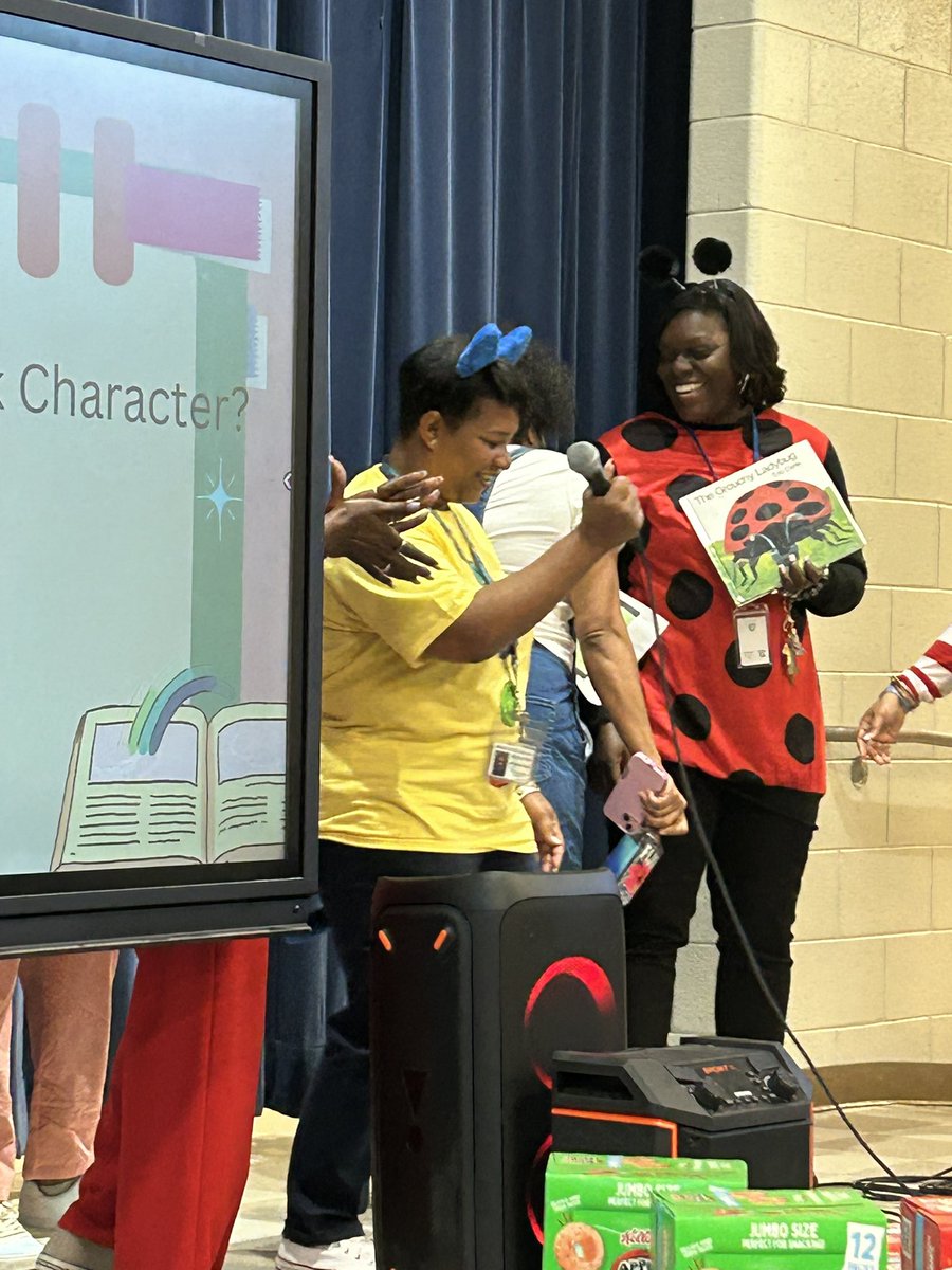 Miles AR Kickoff was a hit!
#readmorebooks 
<a href="/apsupdate/">ATL Public Schools</a> <a href="/ShellyGoodrum/">Shelly H. Goodrum</a> 
<a href="/APSMediaServ/">APS Media Services</a>
