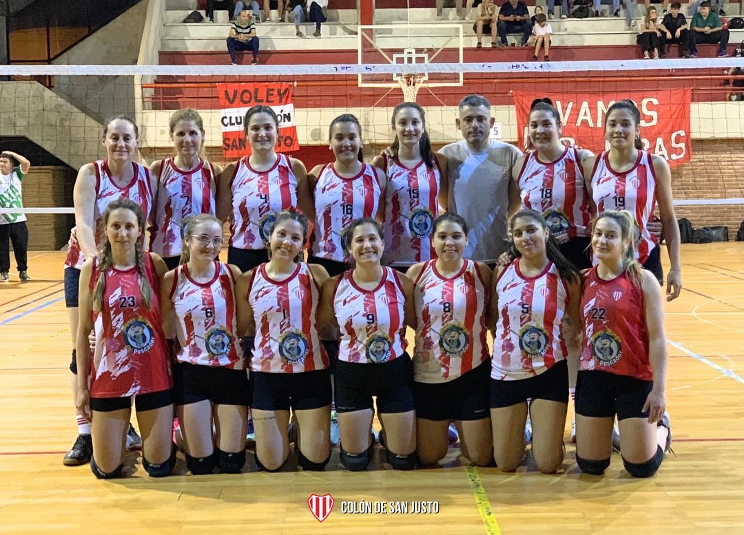 ClubColonSJ's tweet photo. #Voley | #LigaIndependiente 🏐

𝗦𝗘 𝗝𝗨𝗚𝗢́ 𝗘𝗟 𝗖𝗟𝗔́𝗦𝗜𝗖𝗢 𝗗𝗘 𝗩𝗢𝗟𝗘𝗬

Partido correspondiente a la fecha 5 de la vuelta de la Fase Regular de la Liga Independiente. 

📌 RESUMEN 

🔴 Colón de San Justo 2-3 Sanjustino
🏐 (27-29, 21-25, 25-13, 25-23 y 14-16) https://t.co/o1p0XCwl6M