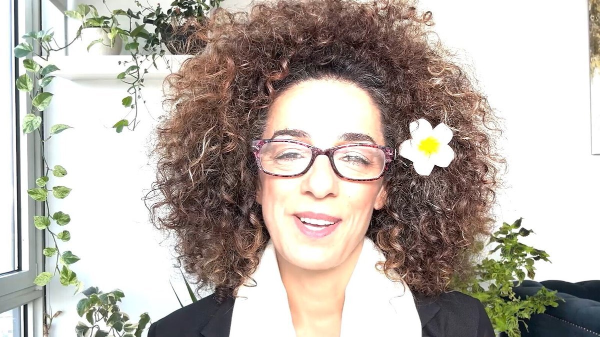 Il discorso di Masih Alinejad: "Non dovete stare dalla nostra parte, dovete agire. Per le donne oppresse in Iran e Afghanistan"
di Huffpost 
L'attivista iraniana alla presentazione del libro di Mariano Giustino a Roma fa appello alla comunità internazionale contro l'apartheid di