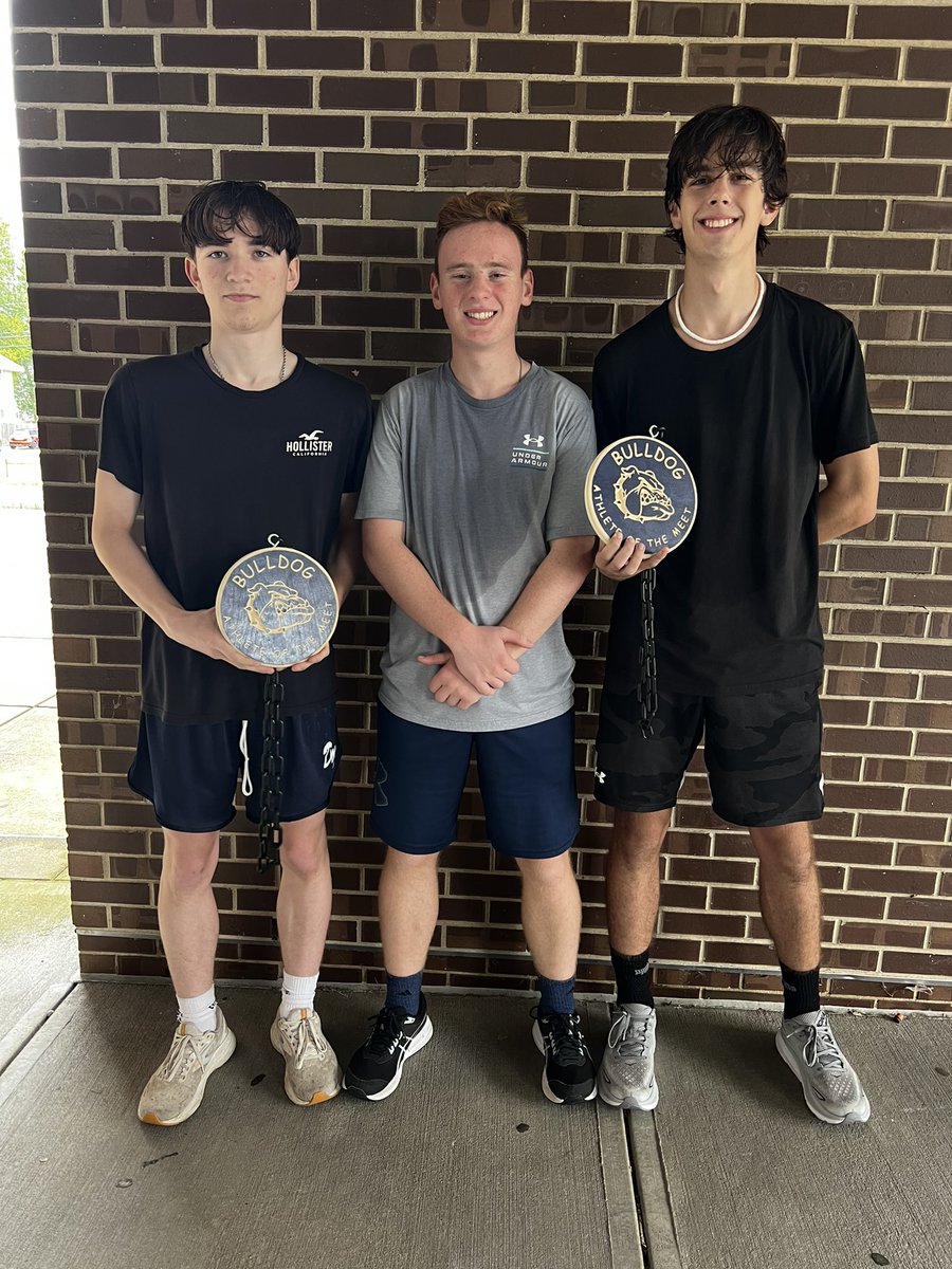 rhsbulldogs_xc's tweet photo. Weekly round up: this past Tuesday both the boys and girls teams beat Mashpee! (Girls: R-24 M-37) Bulldogs of the meet were Claire, Ellie, Luca, Harry &amp; Kenny!
Also happy birthday to Luca, Harry and Emily!! https://t.co/uYtJtLymZW