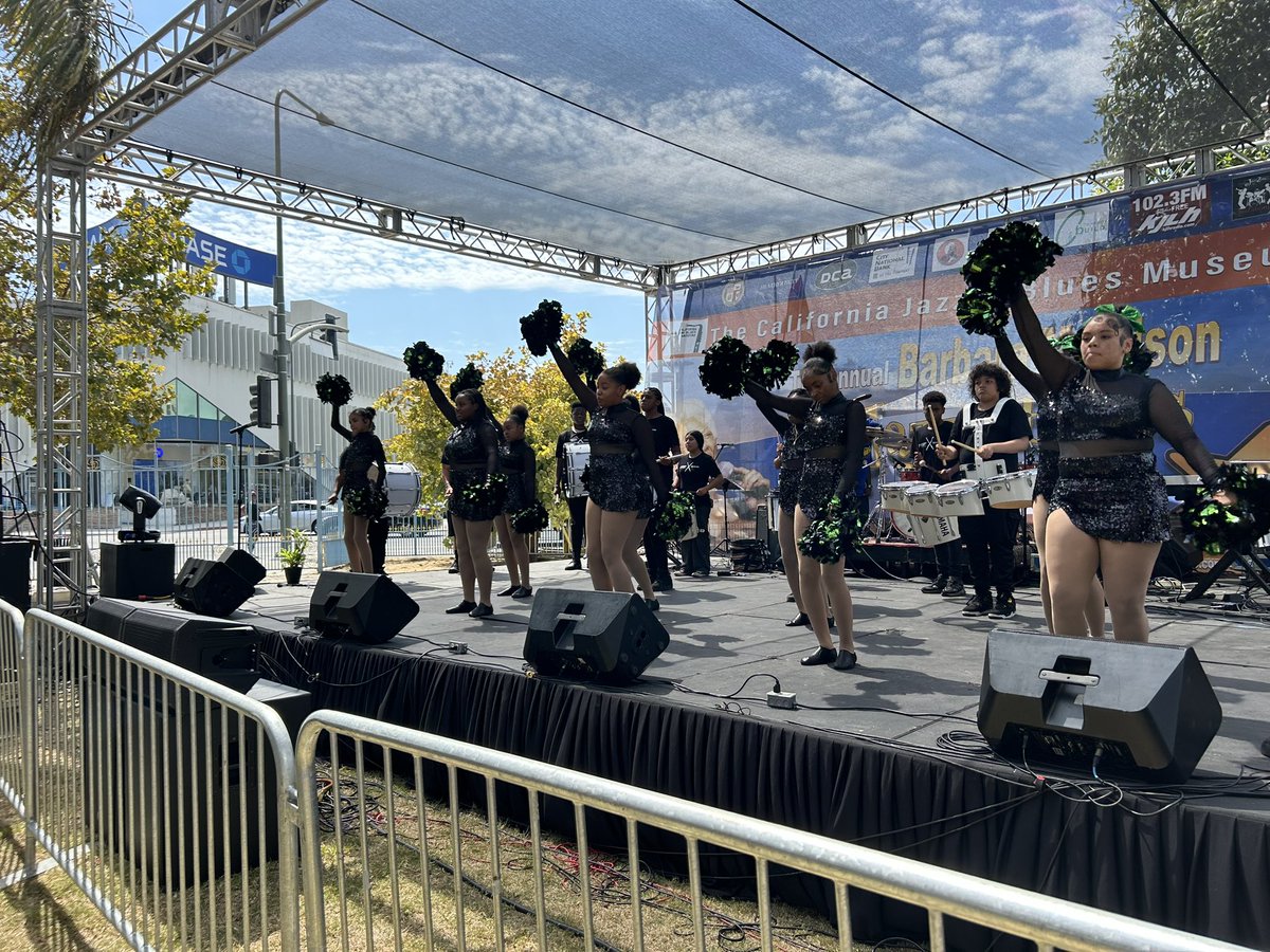 HarmonyProject's tweet image. 🎷🎶 Our #HarmonyProject students just lit up the stage at this year’s Barbara Morrison Jazz Festival! Here&apos;s to a future filled with more music and moments like these! 

#JazzFestival #YouthMusic #InspireThroughMusic #NextGenMusicians #GiveMusicChangeLives