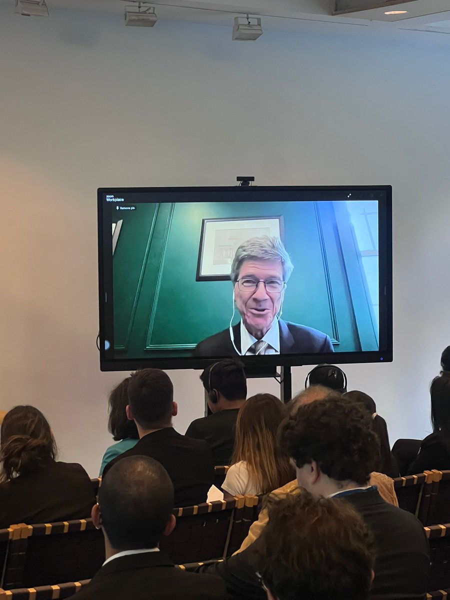 theamazonwewant's tweet image. ⚫️#SPAEvents
We continue with inspirational words from Jeffrey Sachs, President of the @UNSDSN, who reflects on the work of SDSN&apos;s Science Panels across the major tropical forests of the world, and the upcoming COP30 hosted in the Amazon.
#TheAmazonWeWant #SummitoftheFuture2024
