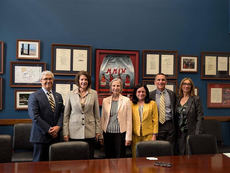 AAMCtoday's tweet photo. Thanks to @CortezMasto, @RepRaulRuizMD and @RepMenendez  for taking the time to meet with our med school deans who talked about how investing in @HRSA workforce programs and #GME can improve the health of patients in their  communities and nationwide. https://t.co/GWM7GRziyF