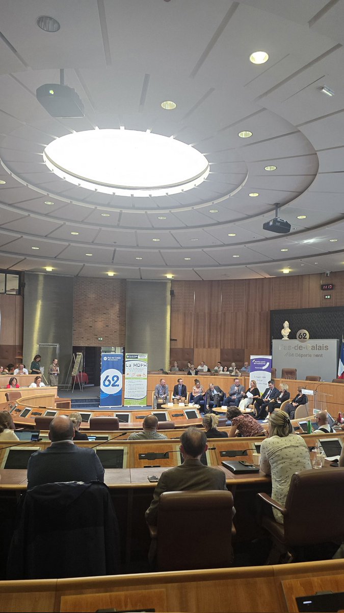 400 personnes (usagers, médico-social, sanitaire, ars, mdph, EN...) à l'hôtel du département 62 mais aussi en territoire sur le Pas de Calais pour travailler au #SPDA
➡️ Apporter des solutions concrètes aux personnes âgées ou en situation de handicap et leurs aidants. 💪💪