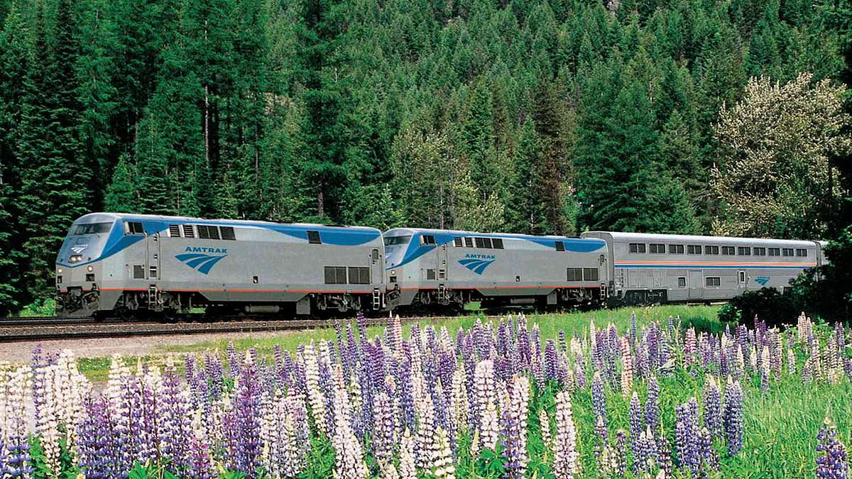 I rode the Amtrak train from New York to Montreal - here's what it's like dlvr.it/TDVC7N