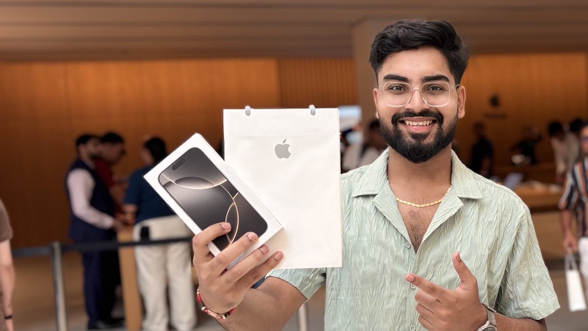 KKWorldOfficial's tweet image. 1/ 🎉 Excited to get my hands on the new iPhone 16 Pro on release day! However, ran into a huge issue while setting it up 😬 #iPhone16Pro #iPhoneIssues #TechTrouble #iPhone16