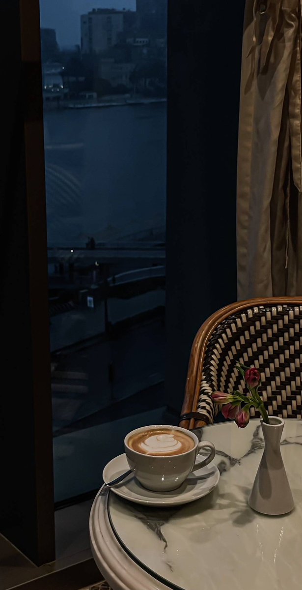 يالقاهرة جيتك و أنا خاطري شيين ،
و شفت السعادة و الفرح في فجـرك 🤍