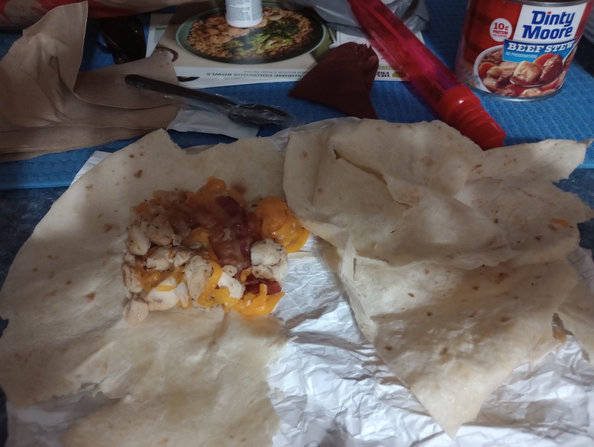 ComicBillStone's tweet photo. @Wendys I like how you guys keep messing up my online orders.... And then don't even have the decency to pick up the phone when I call about them. I don't have the gas to waste driving back and forth from home and Wendy's to fix your mistakes! https://t.co/RSGJs2zEjt
