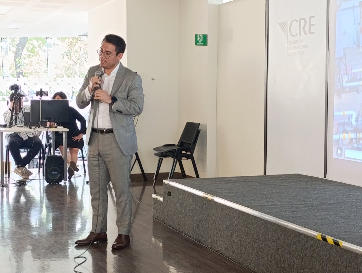 CRE_Mexico's tweet photo. Agradecemos la participación del Dr. Alejandro Peón Peralta de @NaturgyMx y del Mtro. Iván Vásquez Méndez del @CENAGAS_mx en la mesa técnica de gas natural, cogeneración eficiente y Acuerdo A/018, encabezada por el Mtro. Leopoldo Vicente Melchi y el Ing. @walter_julian https://t.co/UwI1raqDux