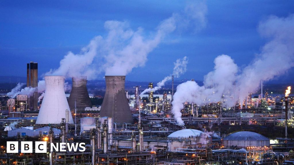 daniel_white's tweet photo. Scotland's only oil refinery confirmed to close next year https://t.co/doL5nG7Rm6 https://t.co/5fWKUk9o02