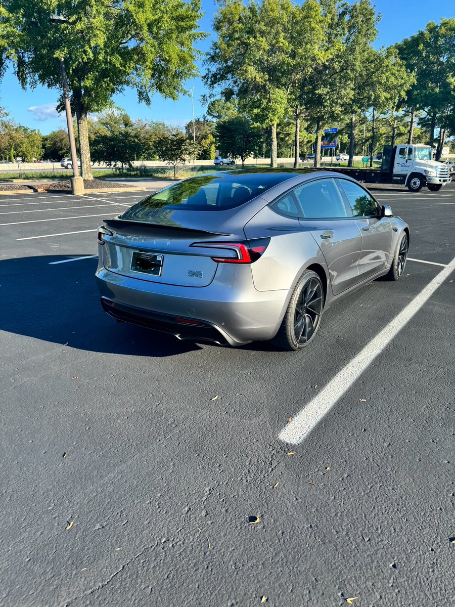 John011235's tweet photo. Well! @Tesla 2024 #M3P #Model3performance #Poppyseed #Quicksilver #Fishbowl https://t.co/Z4EDFyMzaU