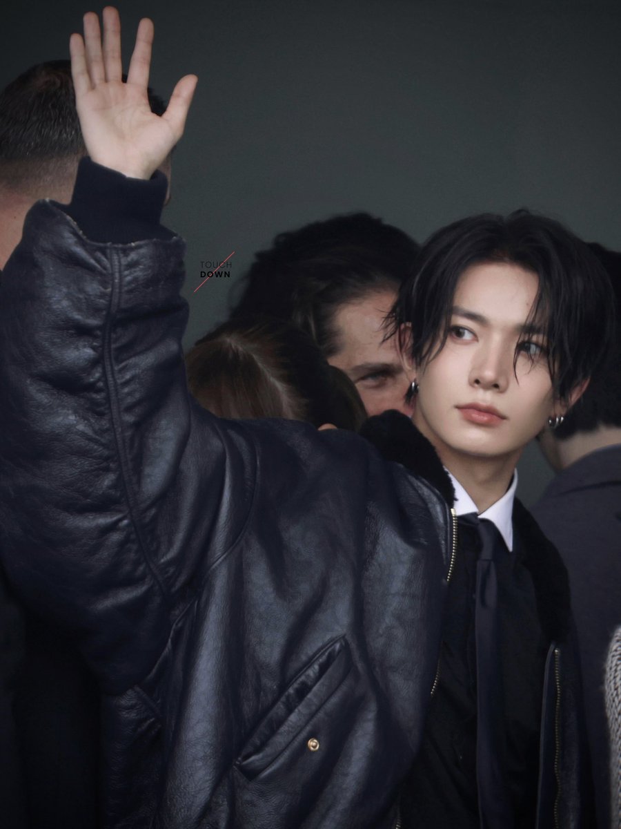 TOUCH•DOWN tweet media