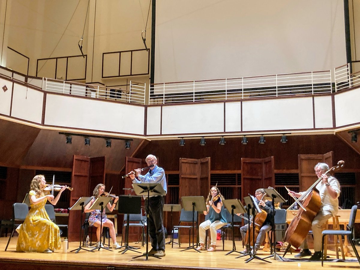 IndyBaroque's tweet photo. Artistic Director 𝐁𝐚𝐫𝐭𝐡𝐨𝐥𝐝 𝐊𝐮𝐢𝐣𝐤𝐞𝐧 imitating the signing of a goldfinch in Vivaldi's 𝐶𝑜𝑛𝑐𝑒𝑟𝑡𝑜 𝑜𝑝. 10/3 𝐼𝑙 𝐶𝑎𝑟𝑑𝑒𝑙𝑙𝑖𝑛𝑜 𝑖𝑛 𝐷 𝑚𝑎𝑗𝑜𝑟 𝑅𝑉 428.  

Come hear this and several other concerti this weekend!

https://t.co/0svdSP0ZlL https://t.co/4UoZZuLAhx