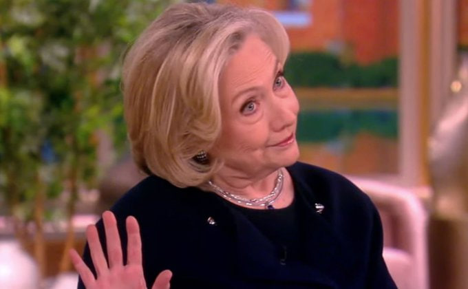 WakeUpPatriott's tweet image. 🚨DEVELOPING: Vivek Ramaswamy said, Hillary Clinton is one of the most corrupt politician to ever walk the face of the earth.

Do you agree Vivek Ramaswamy?
A. YES
B. NO