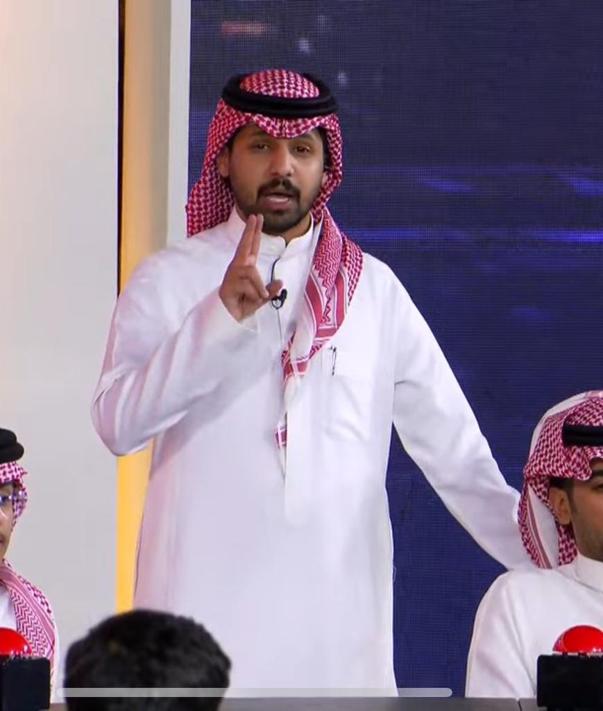 The_Star_Com's tweet image. تعتبر الفقرة الأكثر نجاحا في البرنامج 🔥🔥🔥
♨️ ختام فقرة #Less10 للمبدع #وليد_قشران وسط جملة من الأصداء الإيجابية 💛 
@W_Z_4
#كاريزما76