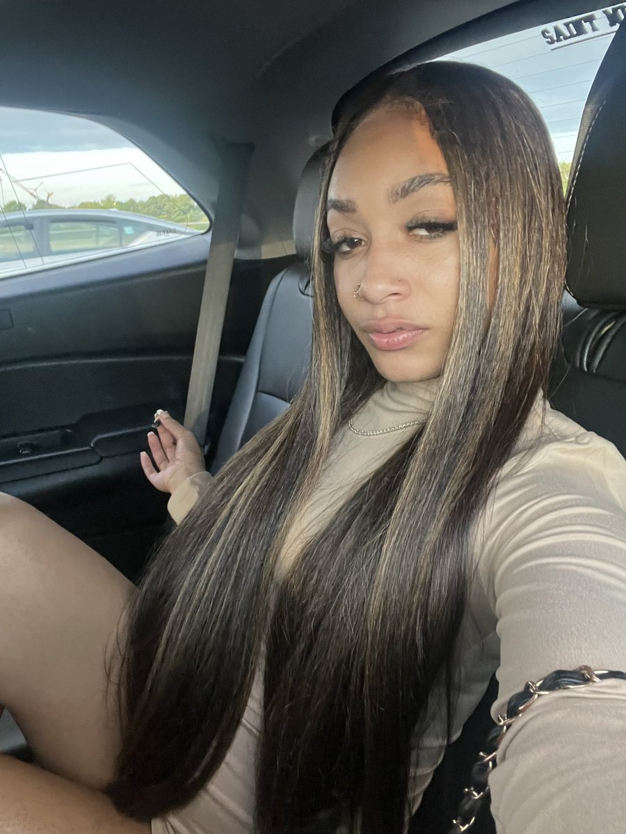 jadanunzz's tweet photo. 🚖🧸🖤 https://t.co/bZddqtTw3Y