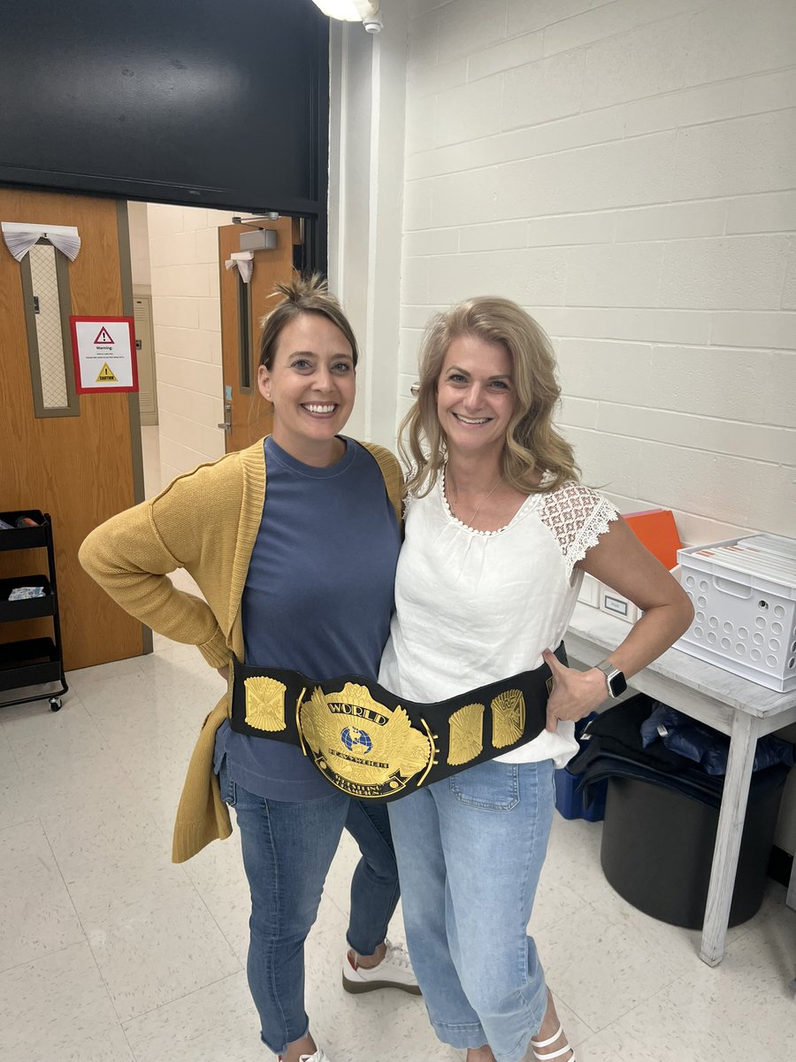 Mr. Schmidtknecht tweet media