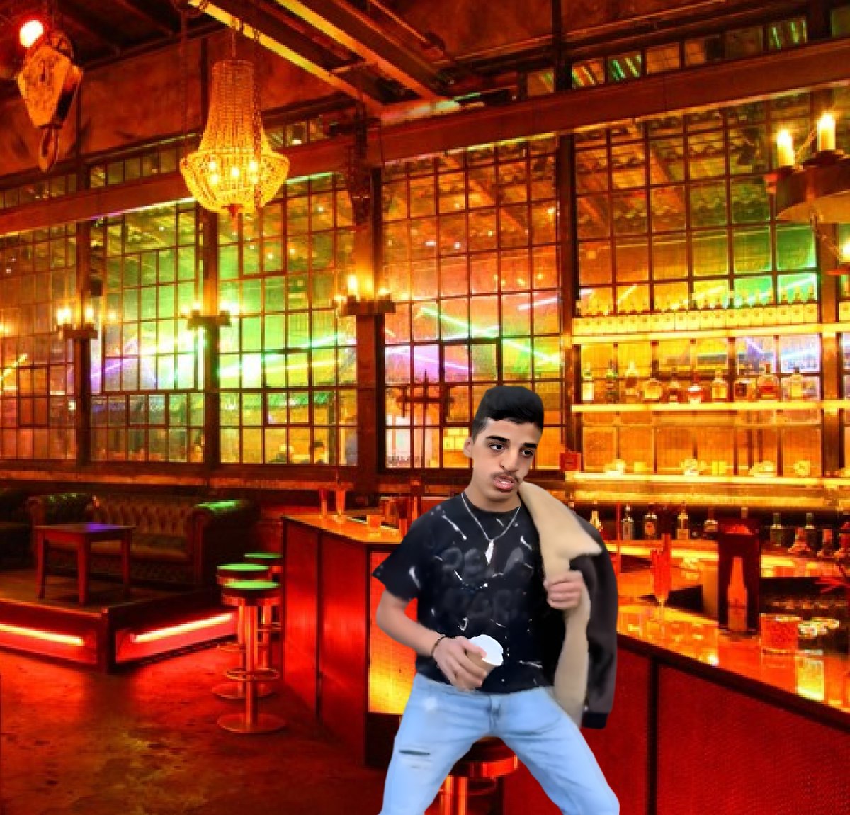 NichtLurchig's tweet photo. Gleich erstmal mit bre, #chayas in Disco klären.
Später dann weg flanken https://t.co/stysSFOSMX