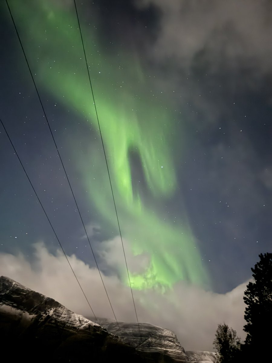 JaimmLC's tweet photo. Un día veo un tiktok sobre auroras boreales y de repente pasa esto en fin que loco todo https://t.co/yOAU4WJ1n1