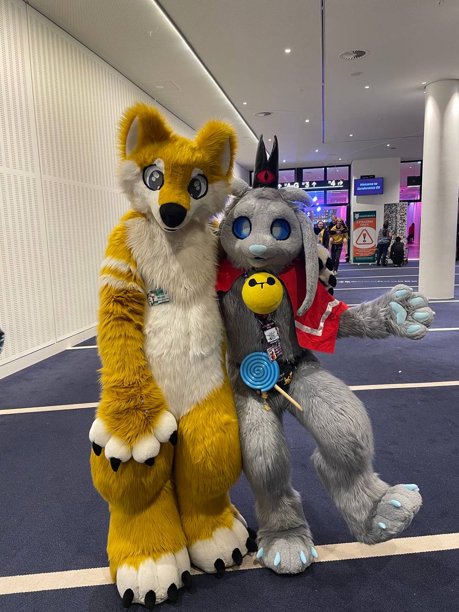 Happy late #FursuitFriday on the EF  #FursuitFriday
📸 <a href="/Xenjamary99/">Nina / Xenja</a>