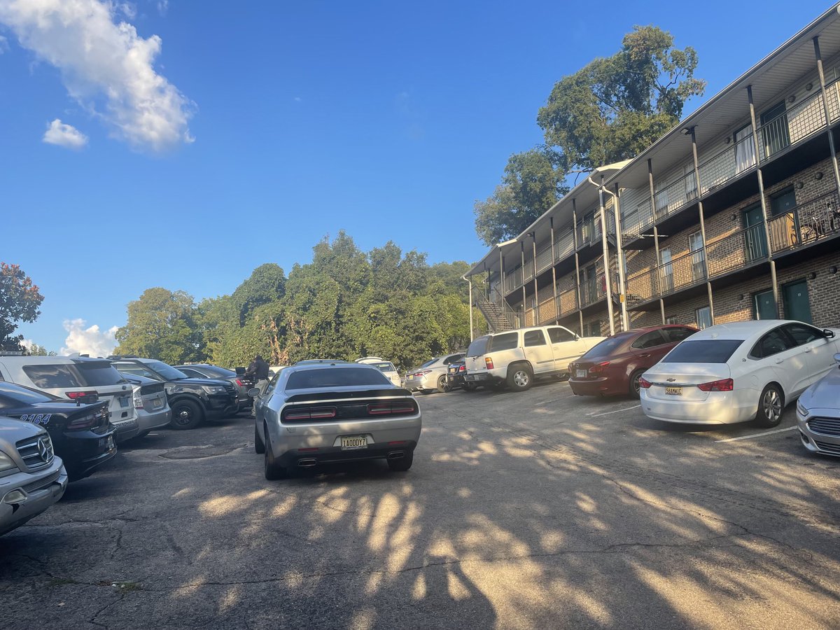 DEVELOPING: Birmingham police are investigating a homicide Friday at The Hillside apartment complex in Glen Iris. More info to come ⁦<a href="/aldotcom/">AL.com</a>⁩