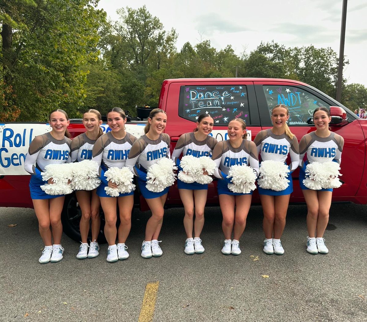 AWHS_DanceTeam's tweet photo. 💙🤍💙AW Homecoming Game!!! Go Gens Go!!💙🤍💙 https://t.co/956nmqMvah