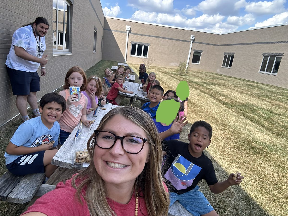 Milaynie May tweet media