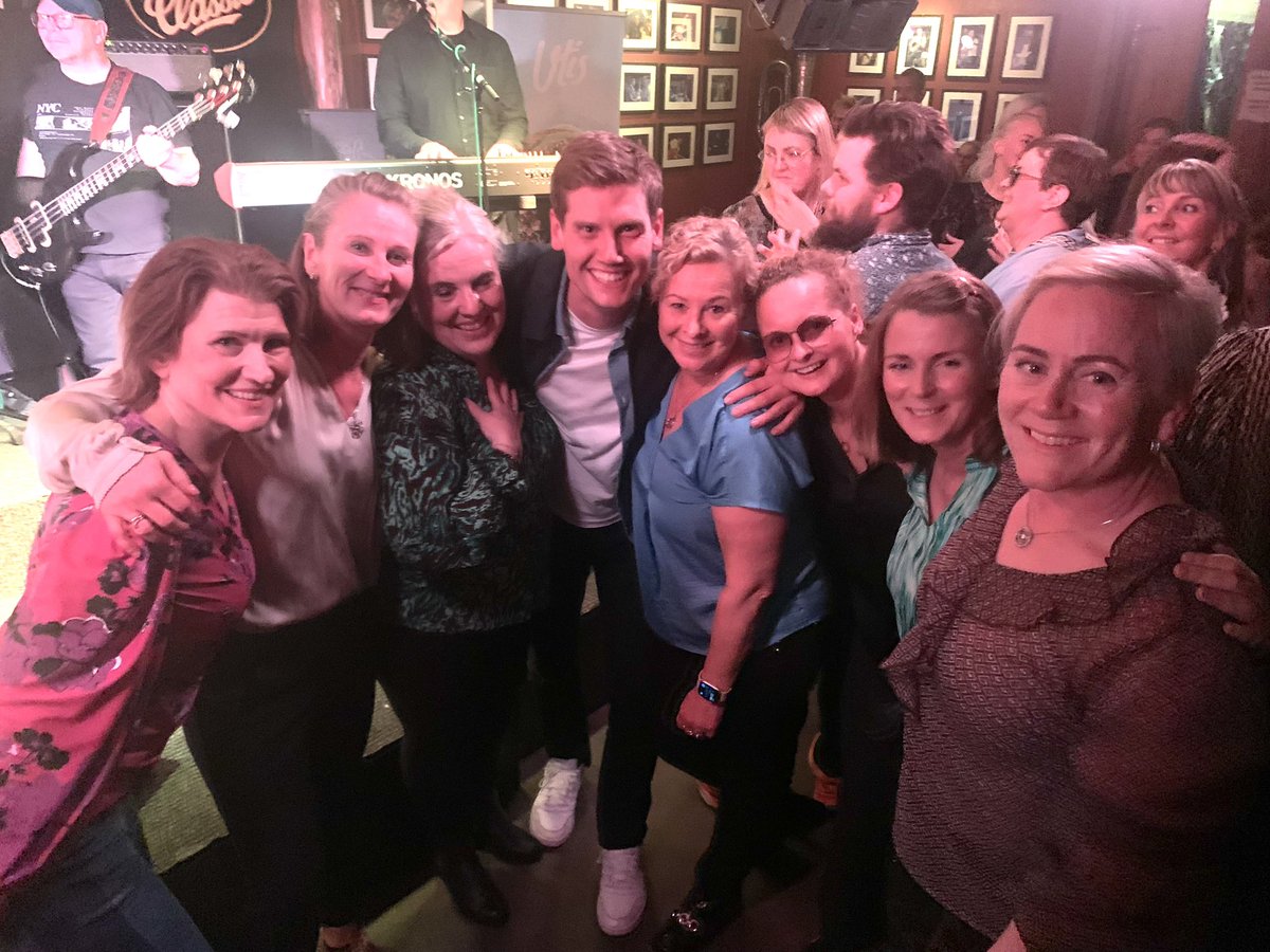 Hamingjan er hér á Græna hattinum #utisonline