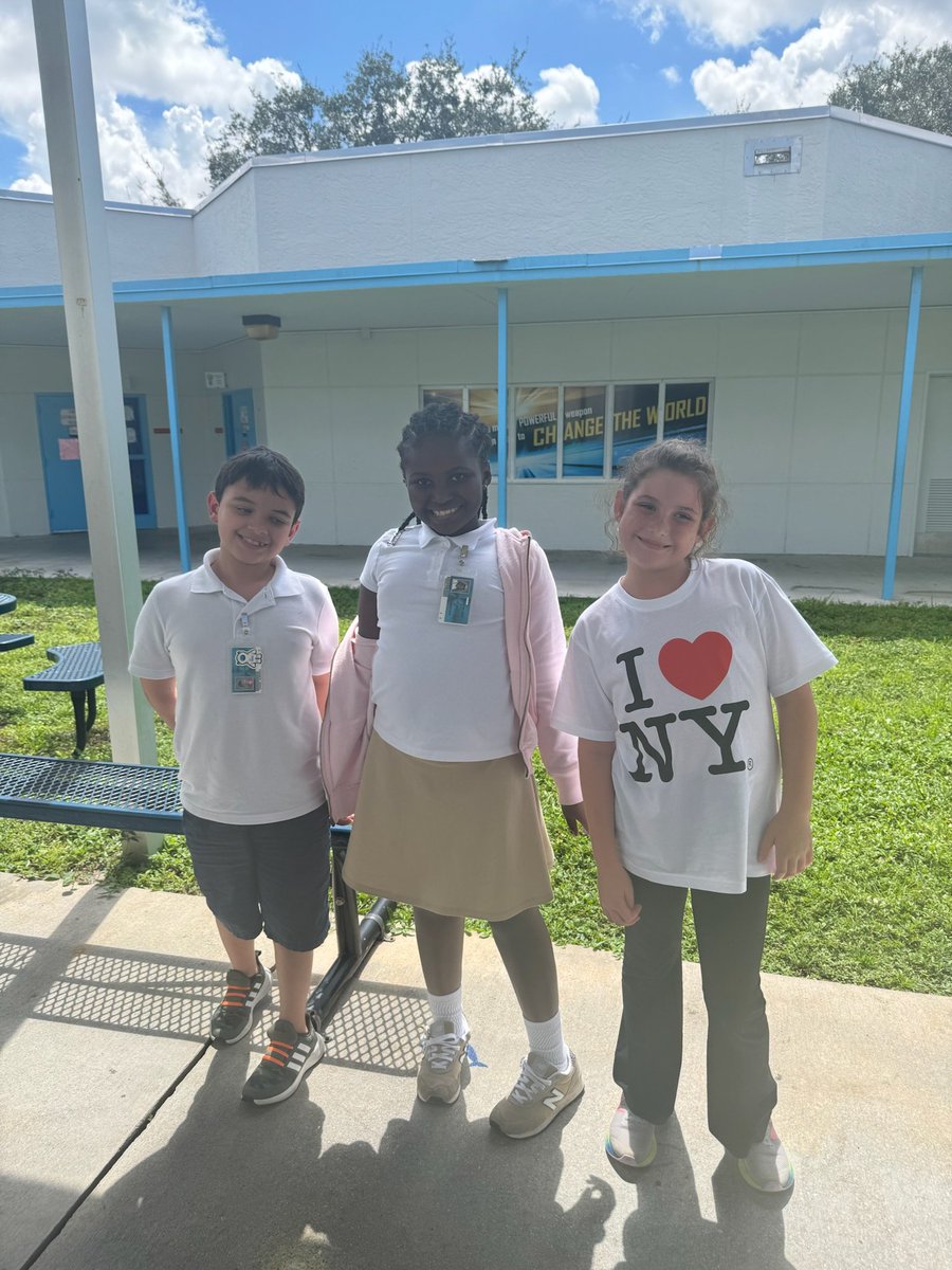 TeachGresham's tweet photo. Kicking off Peace Spirit Week today with wearing white for International Peace Day. 
Here are some of our 4th,  3rd, and 1st graders celebrating with SRO Jim (who keeps the peace on campus) ✌️☮️🐬 @MLEMagnetSchool @PlantationPD https://t.co/Upn7nyuEet