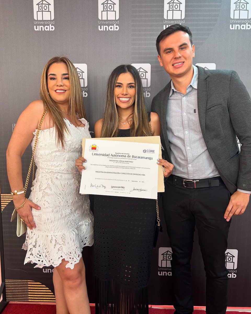 unab_online's tweet image. ¡Felicidades en su graduación 👏🧡! Este es el inicio de una nueva etapa llena de posibilidades 🔝. Que todo lo aprendido en la #UNAB sea el cimiento para un futuro  exitoso 🔥.

#GradosUNAB #OrgulloUNAB