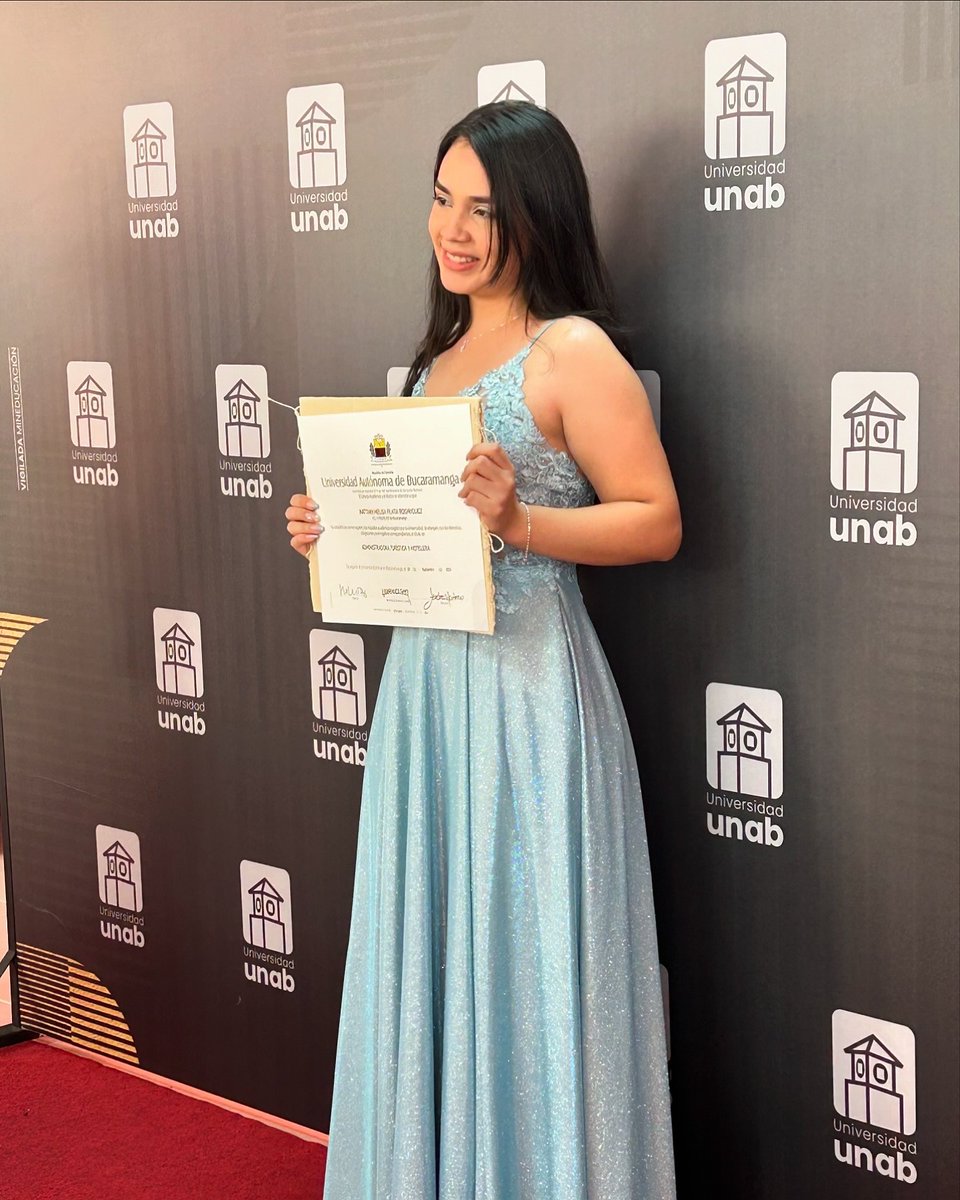 unab_online's tweet image. ¡Felicidades en su graduación 👏🧡! Este es el inicio de una nueva etapa llena de posibilidades 🔝. Que todo lo aprendido en la #UNAB sea el cimiento para un futuro  exitoso 🔥.

#GradosUNAB #OrgulloUNAB