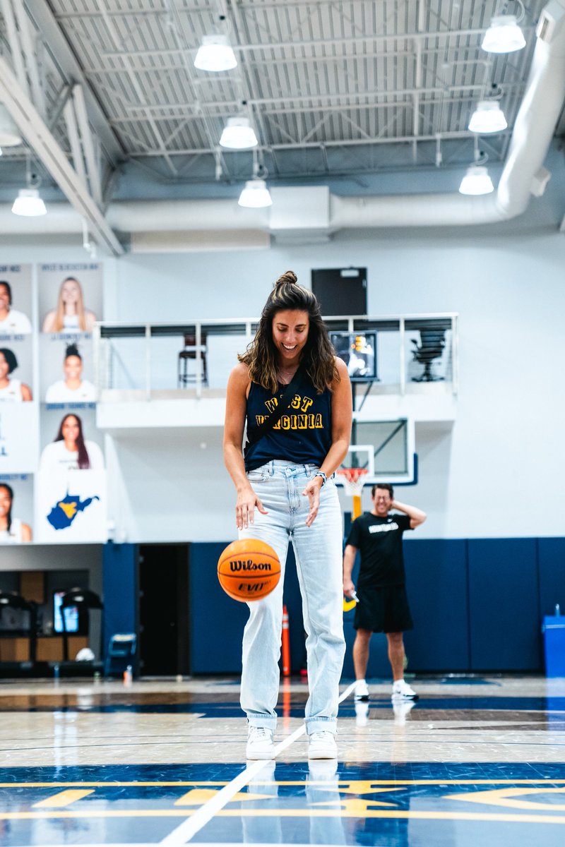 WVUWBB's tweet photo. Practice today ➡️ Hall of Fame tomorrow

Welcome home Liz! 👑 https://t.co/DFSXVEHnoo