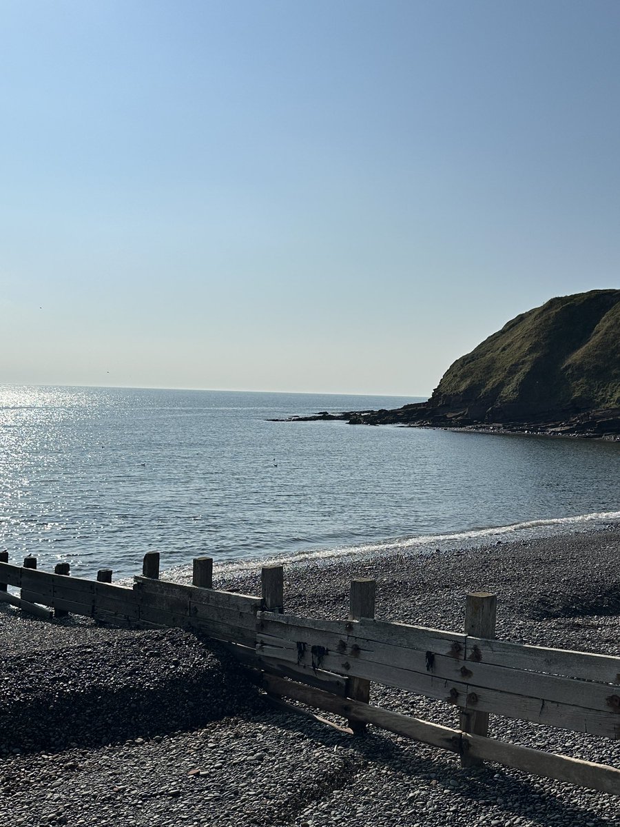 Cazlar123's tweet photo. St Bees today, tide in
#stbeeshead https://t.co/eAldf9tcFl