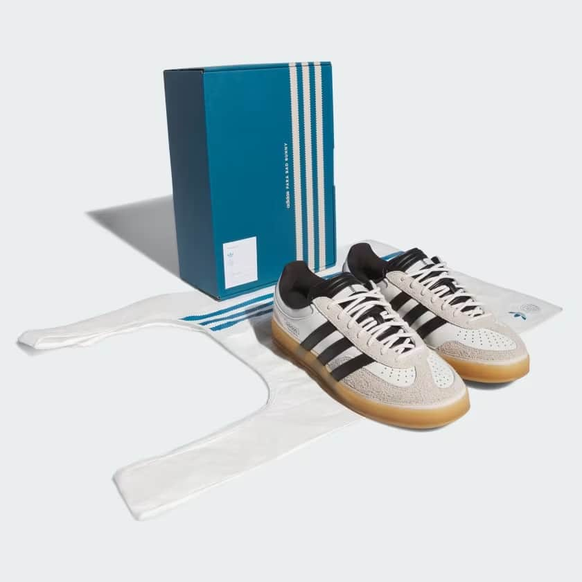 whentocop's tweet photo. La Bad Bunny x adidas Gazelle Indoor White Black Gum sort à 16h sur Naked ⚡️ 

Cop ta paire ici : https://t.co/QmD7jTZEAY https://t.co/k3lDzWTdJ4