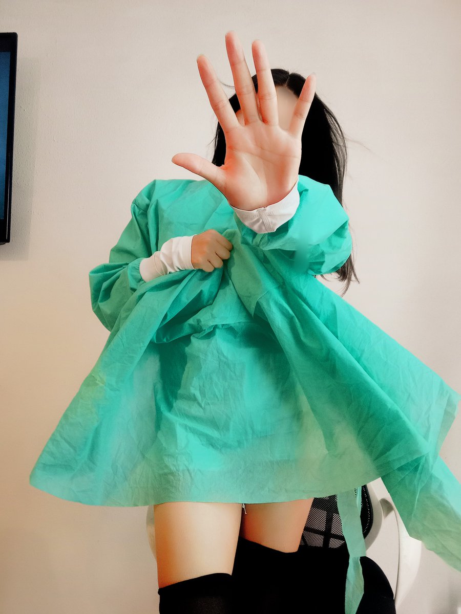 akermanonly's tweet image. Cómo cuando te estás cambiando y te abren la puerta 🚪😅