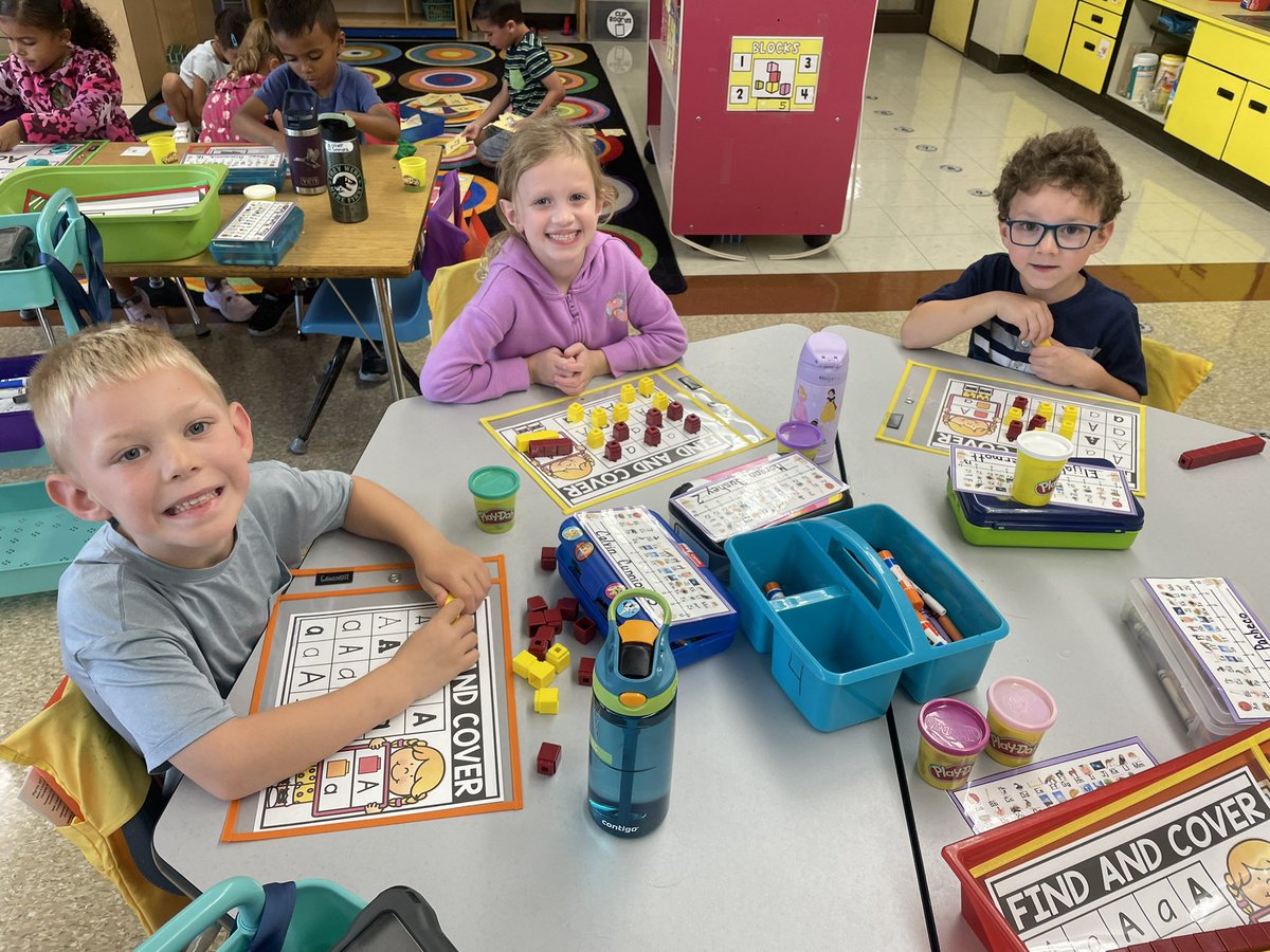 MrsNoris4's tweet photo. ELA Centers! #letterformation #Lettersounds 🍎 https://t.co/44WY2X1fBU