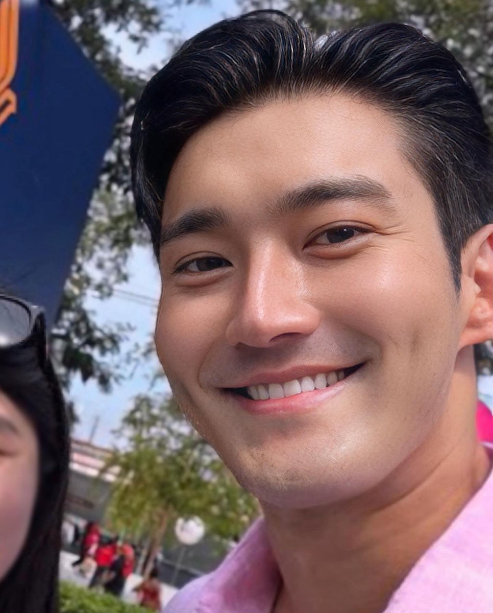 swas1019's tweet photo. Good morning:)I hope you have a great day 🌸💕☺️@siwonchoi
Formula 1 Singapore Airlines Singapore Grand Prix 2024 DAY1. #haveablessedweekend
©️ owner
#f1singapore #siwoninsingapore
#최시원 #siwon #siwonchoi #シウォン
#崔始源 https://t.co/XlM2zGmN1m