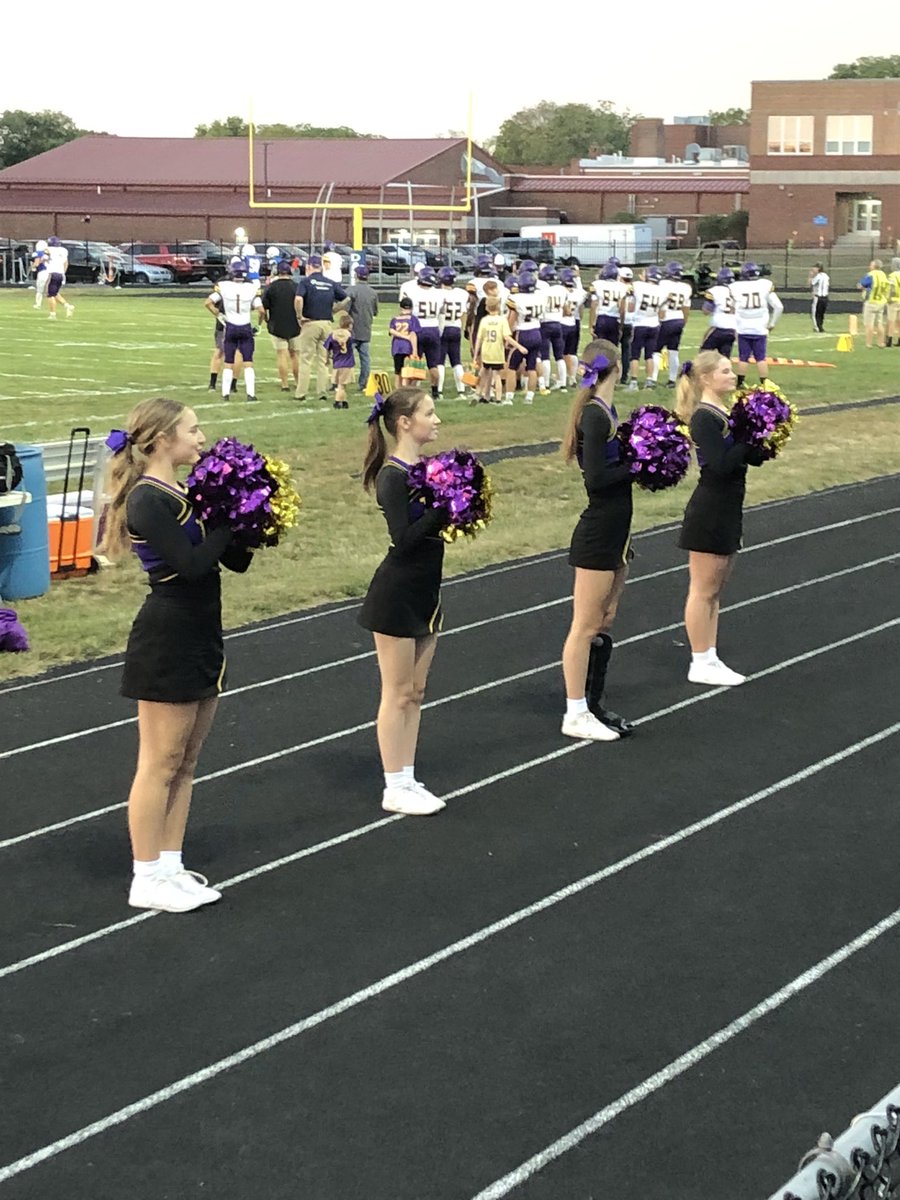 HolgateAthleti1's tweet photo. 🏈🐯 End of 1st Quarter:
Holgate 22
Danbury 0
Great start, Tigers!! 🐾
@HolgateSchools @crescentsports @8Northern @NW_Signal @JoeEitel @scorestream https://t.co/DV1ry6yKtU