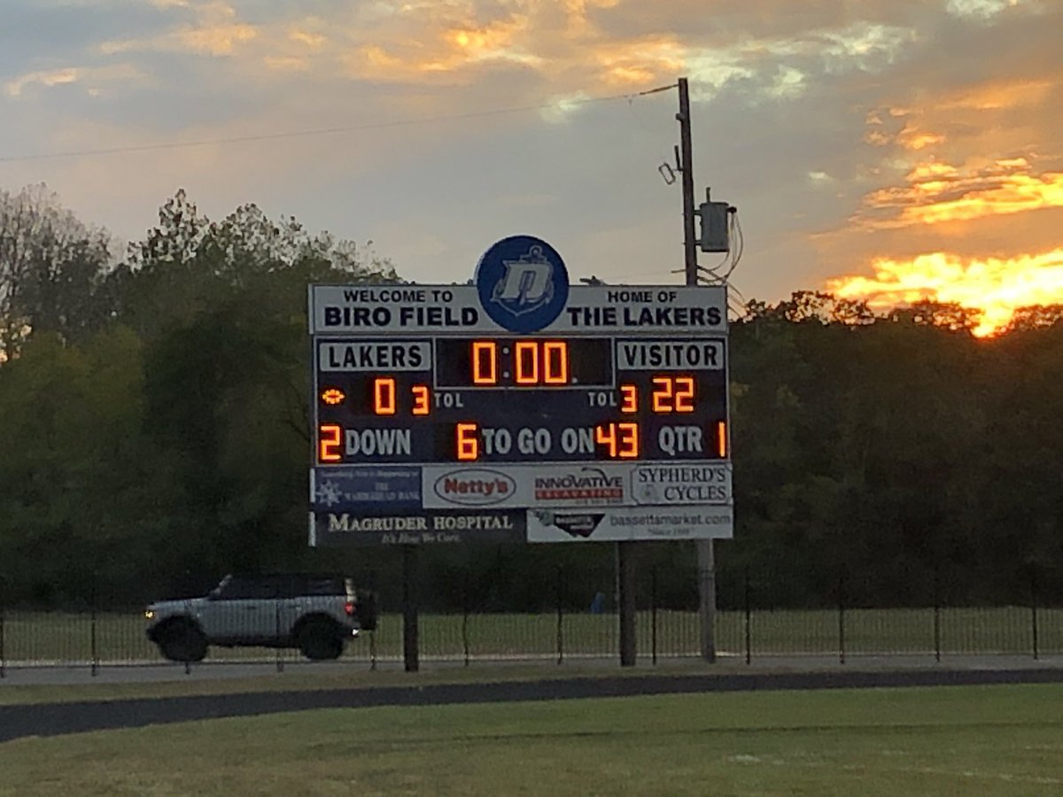HolgateAthleti1's tweet photo. 🏈🐯 End of 1st Quarter:
Holgate 22
Danbury 0
Great start, Tigers!! 🐾
@HolgateSchools @crescentsports @8Northern @NW_Signal @JoeEitel @scorestream https://t.co/DV1ry6yKtU