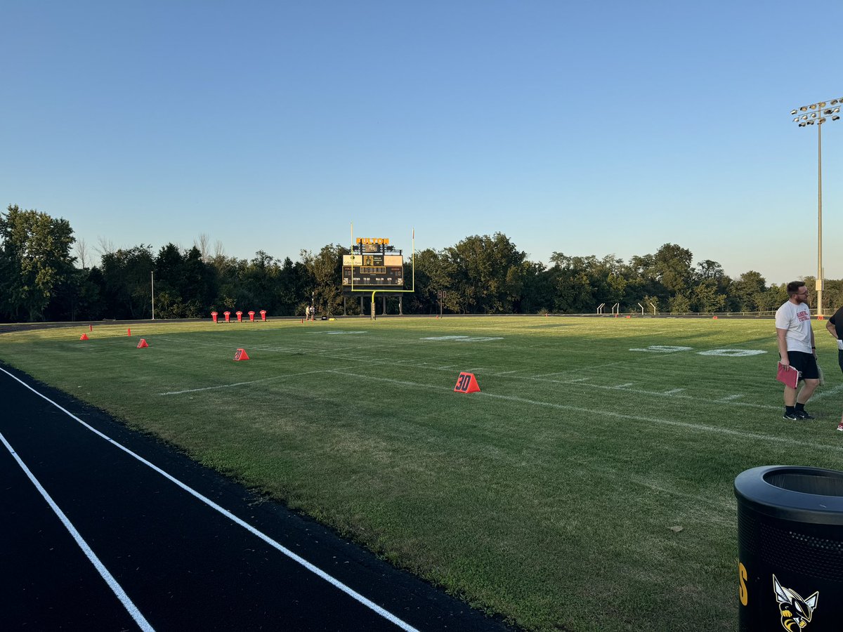 RJ Plunkett (@rjplunkett2) on Twitter photo At Fulton High School for #FridayNightFever Fulton is taking on Hannibal High School. Good luck to both teams! <a href="/HornetsFootbal3/">Hornets Football</a> <a href="/KOMUsports/">KOMU 8 Sports</a> At Fulton High School for #FridayNightFever Fulton is taking on Hannibal High School. Good luck to both teams! <a href="/HornetsFootbal3/">Hornets Football</a> <a href="/KOMUsports/">KOMU 8 Sports</a>