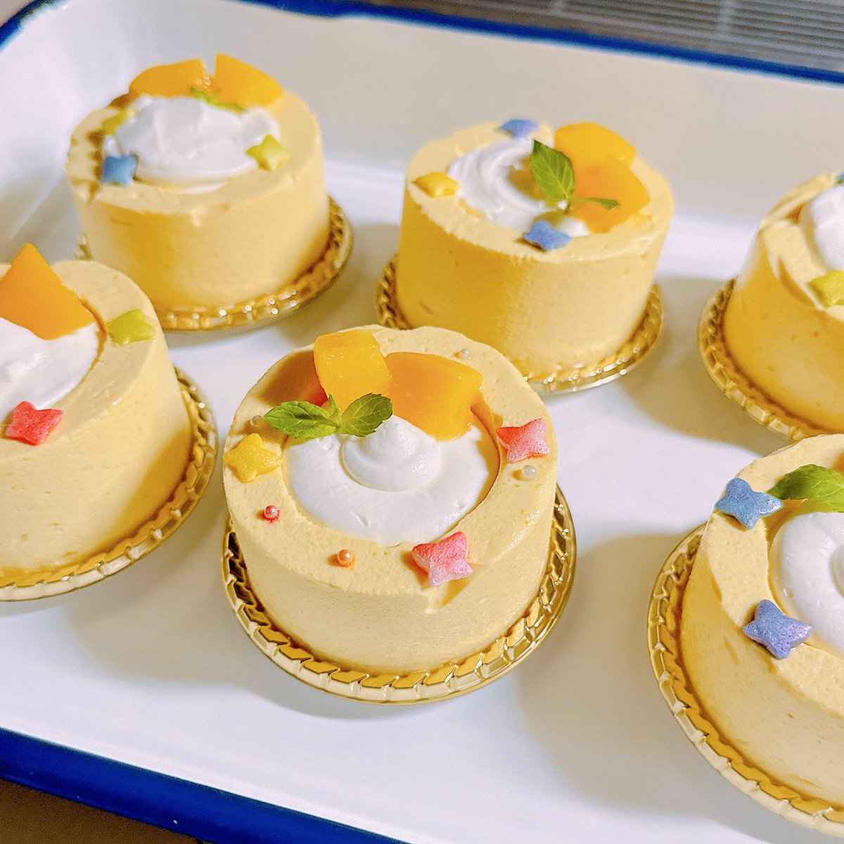 warabi_prn's tweet photo. 精一杯イメージしてケーキを作りました！1日遅れたけど…はるいちさんお誕生日おめでとうございます👏 https://t.co/vn3cBdO54t