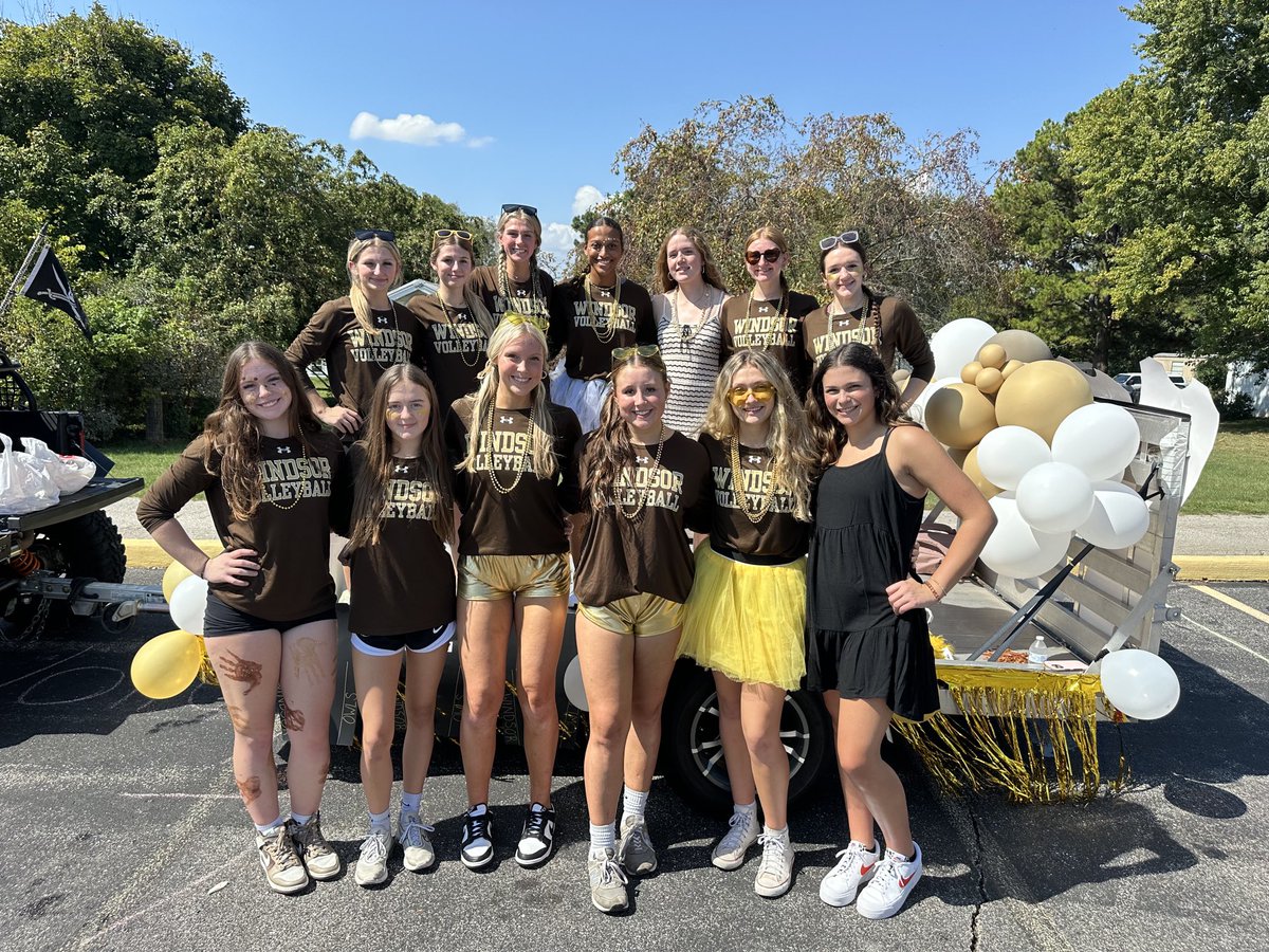 WindsorOwlVB's tweet photo. And the TEAM is ready!
#HocoFun #LoveThem https://t.co/kRo5Vjn9CW