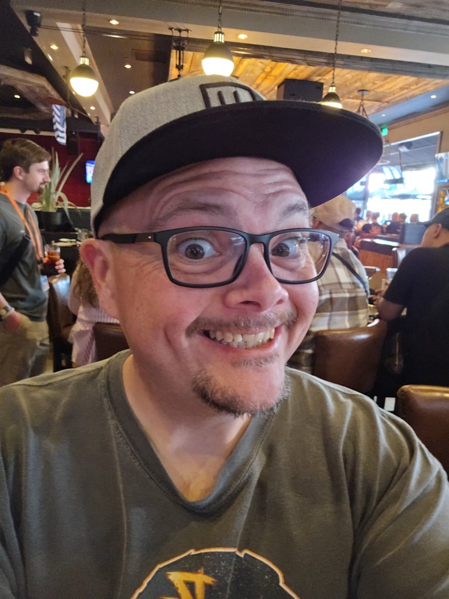 TheZeekster tweet media