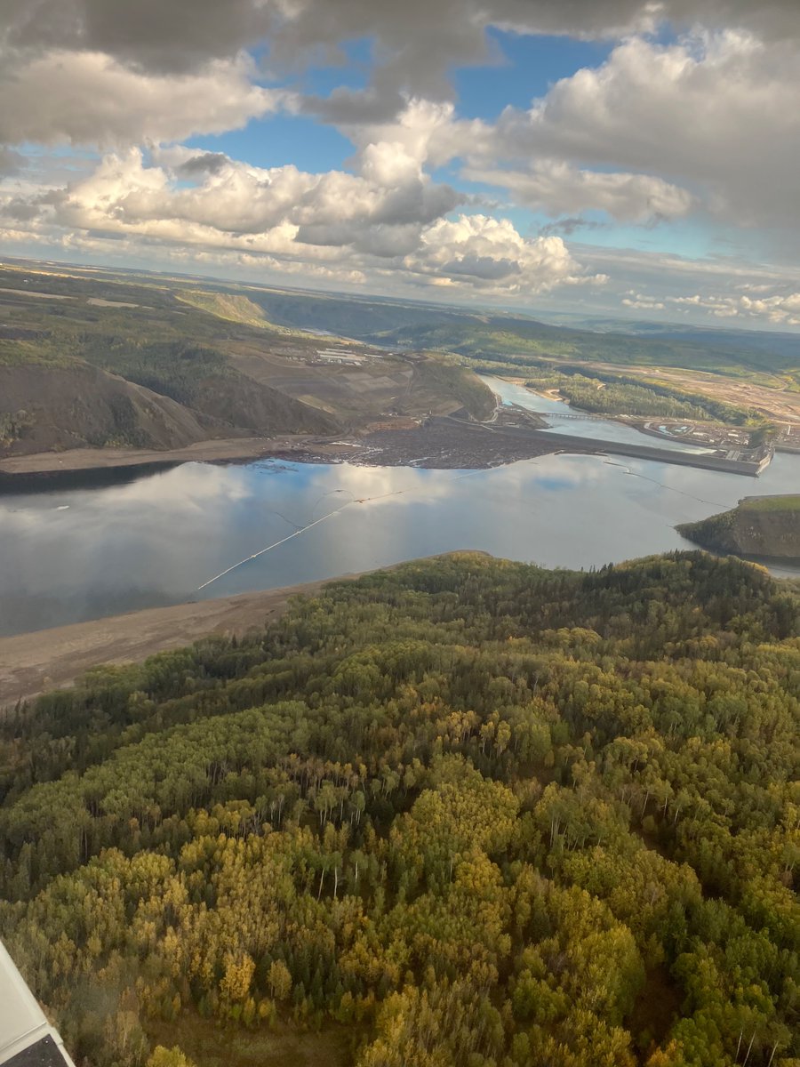 Broken debris boom, <a href="/bchydro/">BC Hydro</a> <a href="/sitecproject/">sitecproject</a>? 

Or is this much debris meant to be piled up against your earthfill dam already? How much debris is it designed to hold? #SiteC #bcpoli