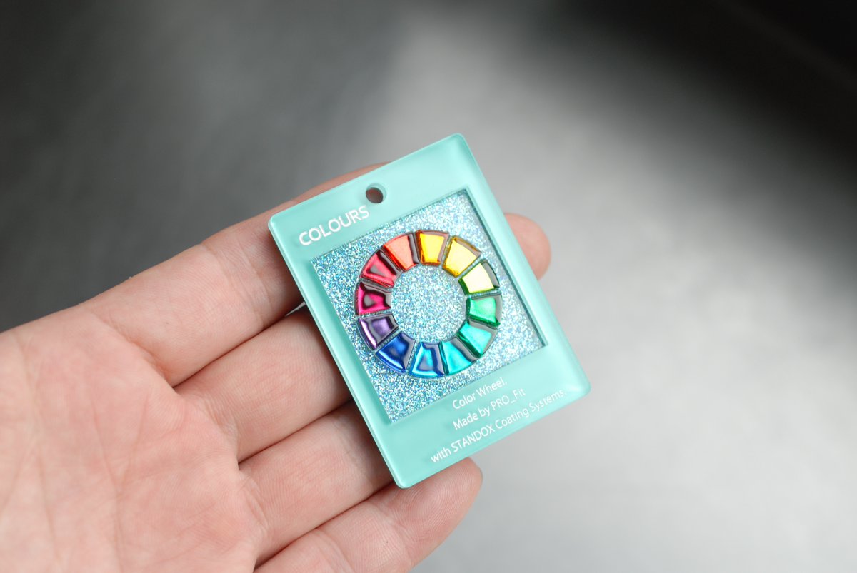 Takahata_P's tweet photo. 祝★デザフェス出店
色見本色相環キーホルダー(ブガッティティファニーグリーン)を、抽選で1名様にプレゼント!
■応募方法
・当アカウントをフォロー
・このツイートをRT
締切は一週間くらいを予定しています。宜しければご参加くださいませ!
#ハンドメイド #塗装 #STANDOX #PRO_Fit https://t.co/oewkJxDnf2