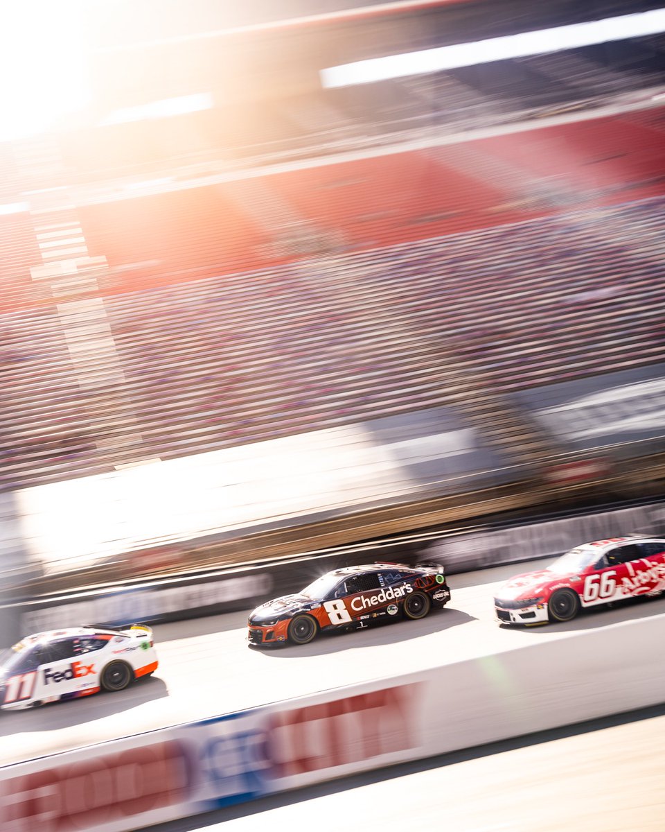 P &amp; Q is complete. 500 laps to battle it out. I know a thing or two about getting around here. We’ll be alright.

<a href="/RCRracing/">RCR</a> x <a href="/cheddarskitchen/">Cheddar's Scratch Kitchen</a>