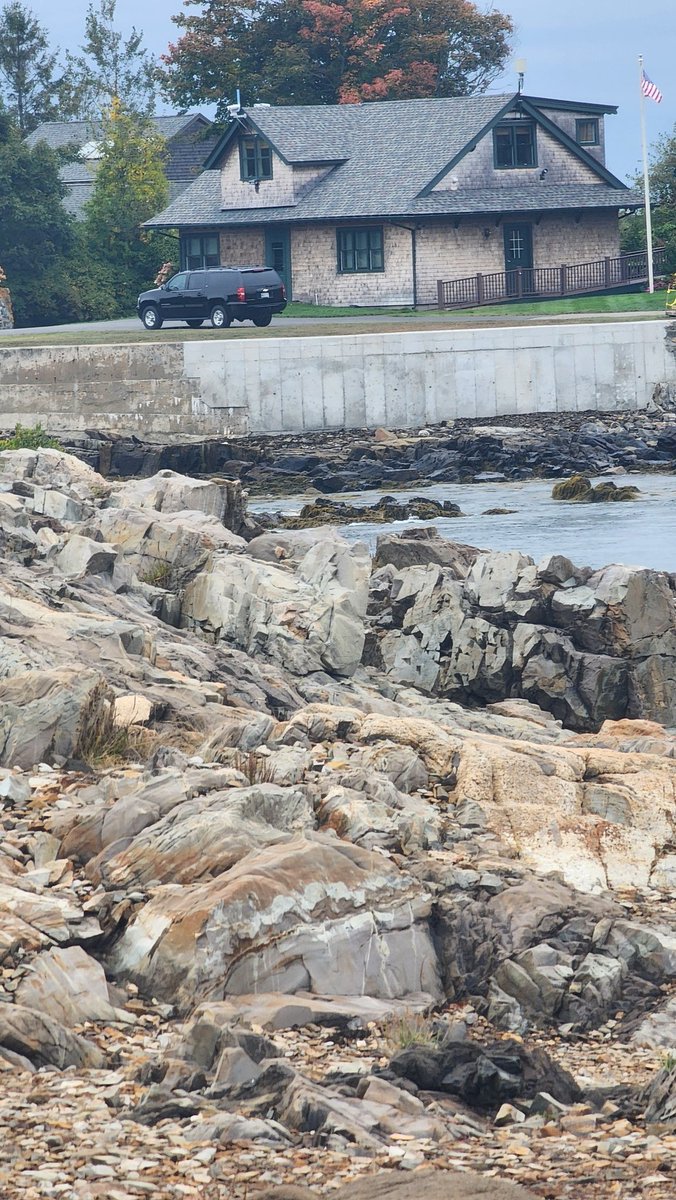 Found the "Bush compound" in #Kennebunkport Maine today. 
#Maine
<a href="/real_GeorgeBush/">George W Bush🇺🇲</a>
