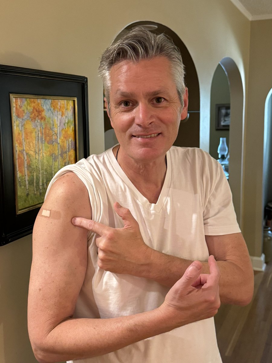 We got our #COVIDー19 and #Flu shots today to prevent 🤧🤒. Consider getting yours!