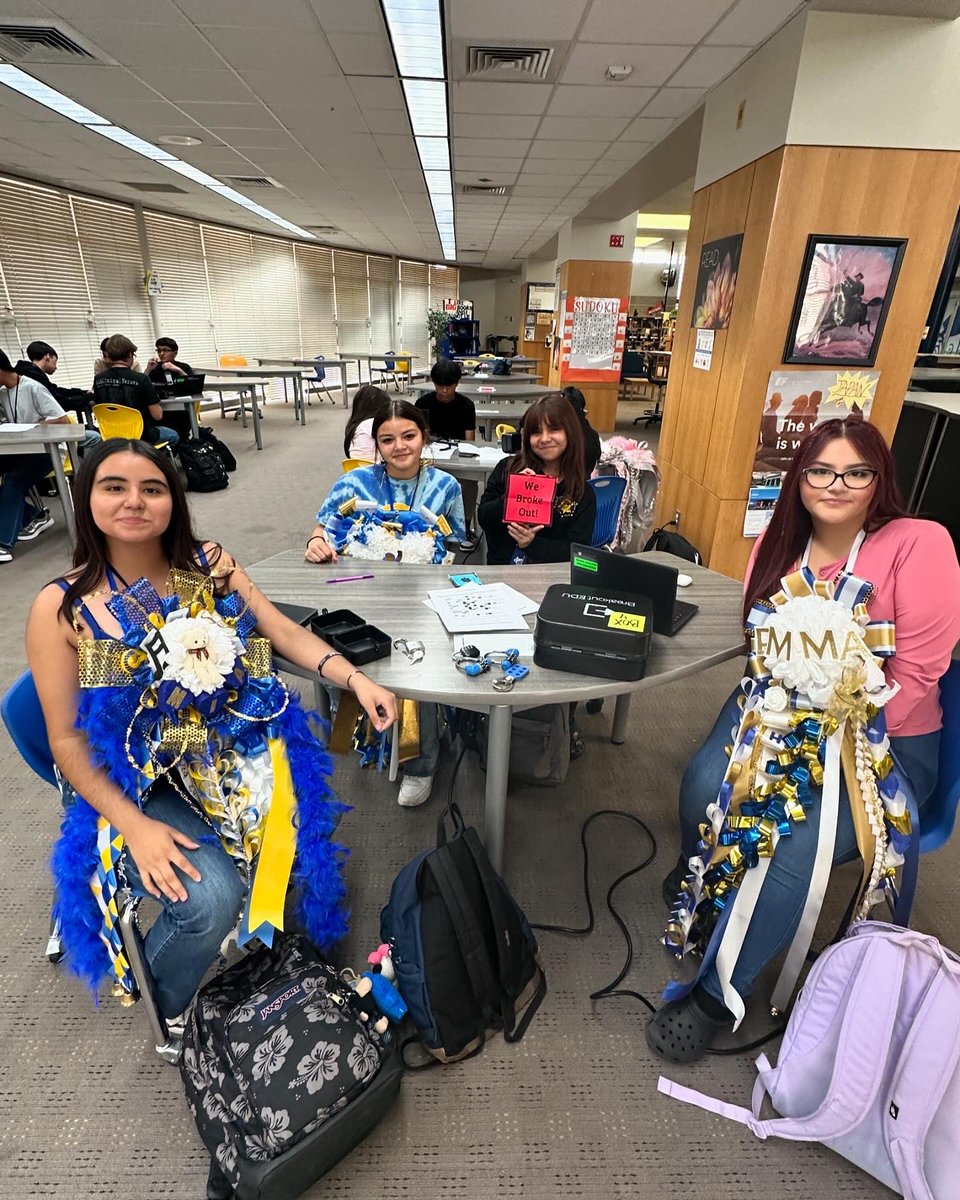 Eastwood Library_YISD tweet media